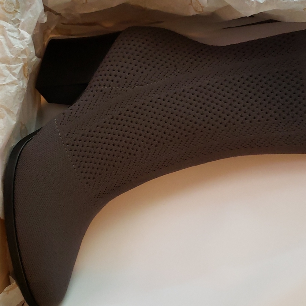 Born Dark gray booties never worn 9